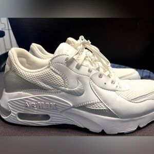 White Nike AirMax size 9.5